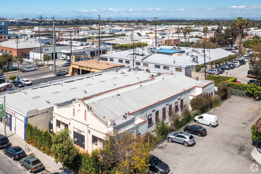 More Photos Of 439 W Anaheim St, Long Beach Freestanding For Sale