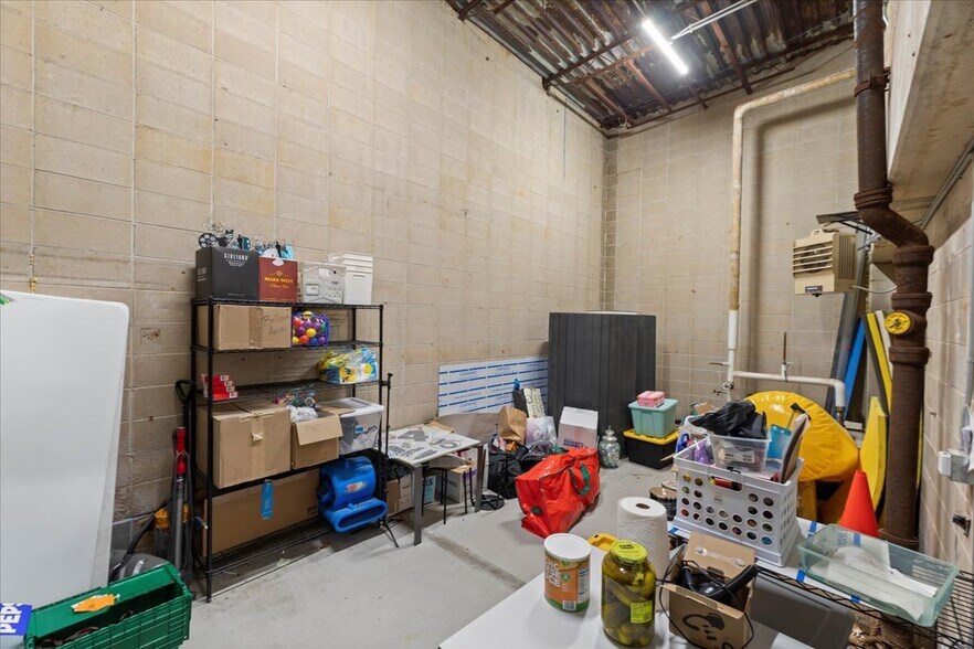 More Photos Of 7 S 4th St, Council Bluffs Health Club For Lease