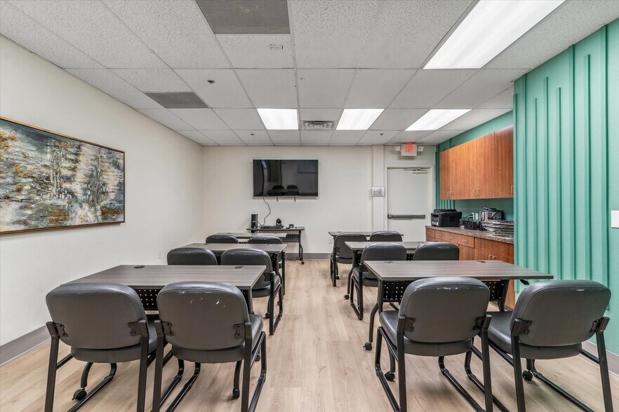 More Photos Of 4220 N 20th Ave, Phoenix Medical For Lease
