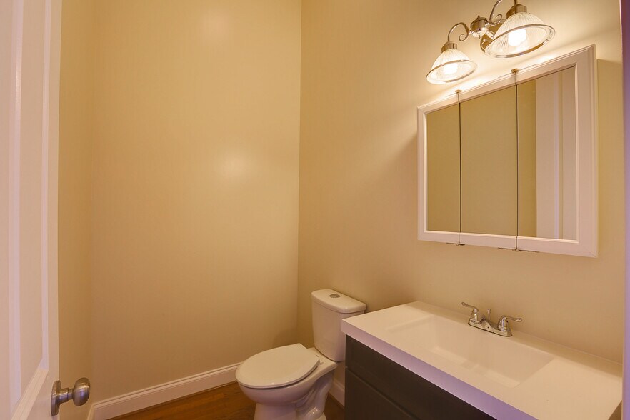 More Photos Of 2116-2118 Saint Paul St, Baltimore Apartments For Sale
