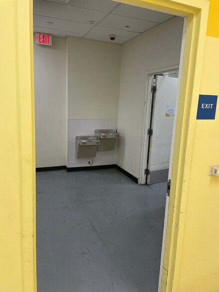 More Photos Of 230 A Nellis Blvd, Las Vegas Freestanding For Lease