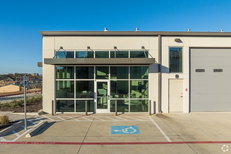 More Photos Of 1009 N Ranch 620 Rd, Lakeway Warehouse For Sale