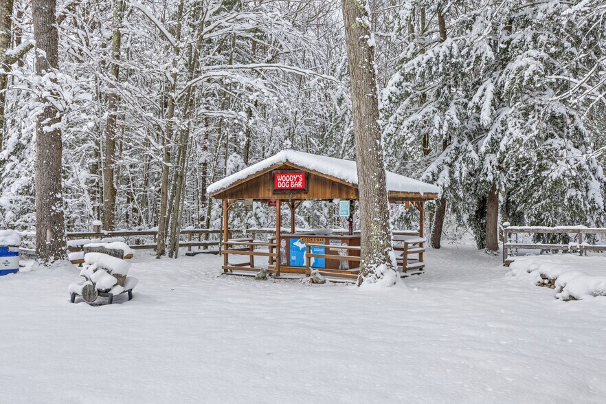 More Photos Of 8773 Goldenrod Ave, Bitely Restaurant For Sale