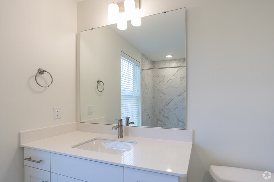 More Photos Of 214 Red Cross St, Wilmington Apartments For Lease