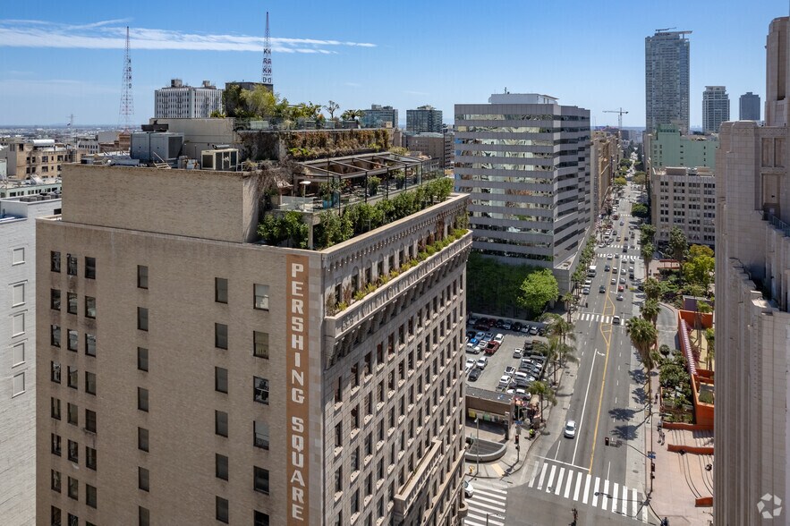 More Photos Of 448 S Hill St, Los Angeles Coworking Space