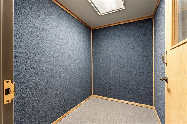 More Photos Of 34 SE Main St, Blackfoot Office For Sale