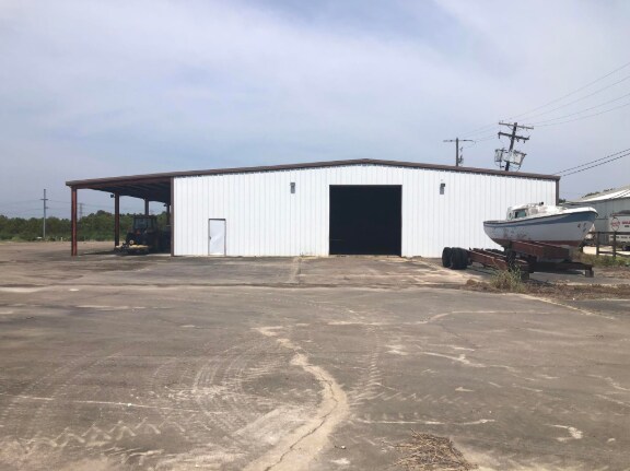 More Photos Of 3016 N Twin City Hwy, Nederland Warehouse For Sale