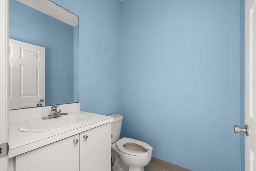 More Photos Of 401 W Interlake Blvd, Lake Placid Office For Sale