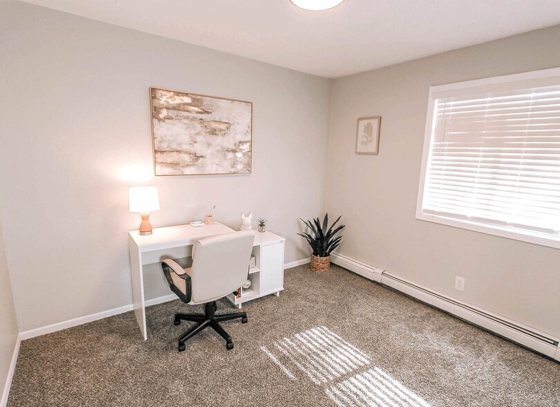 More Photos Of 2807 Lincoln Way, Sioux City Apartments For Sale