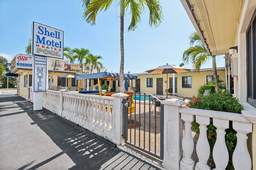 More Photos Of 1201 S Federal Hwy, Hollywood Hotel For Sale