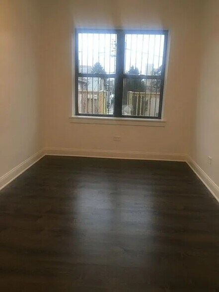 More Photos Of 1522-1524 N Ashland Ave, Chicago General Retail For Sale