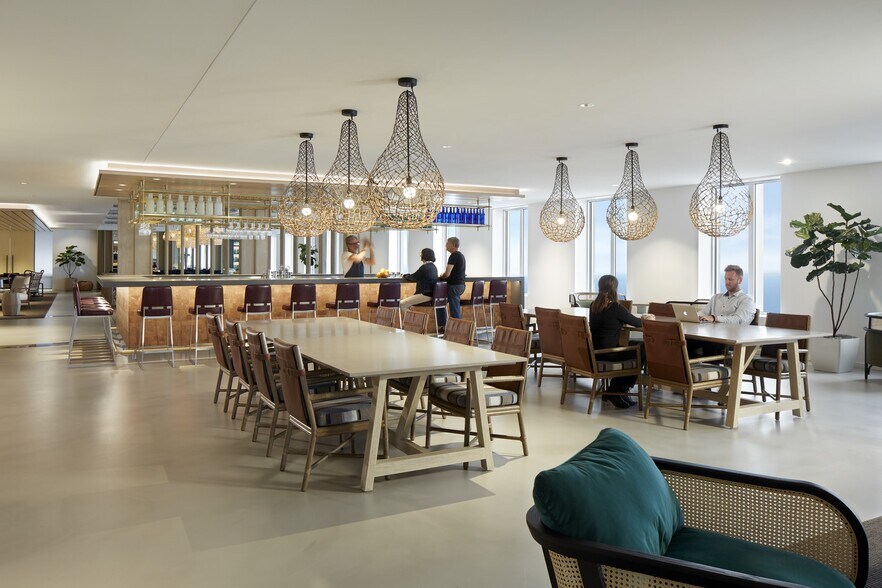 More Photos Of 200 E Randolph St, Chicago Coworking Space