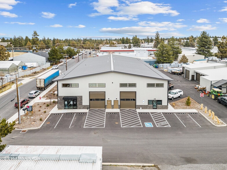 Primary Photo Of 693 SE Glenwood Dr, Bend Industrial For Lease