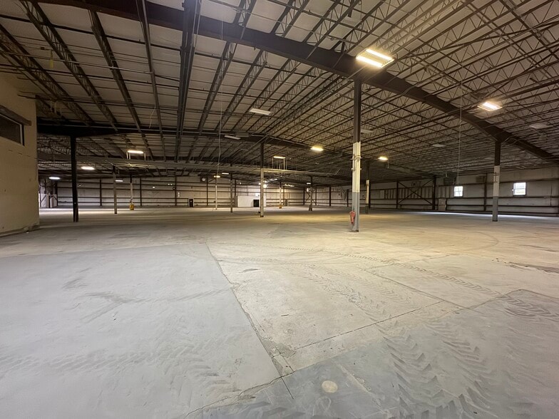 More Photos Of 20 Morin St, Biddeford Warehouse For Sale
