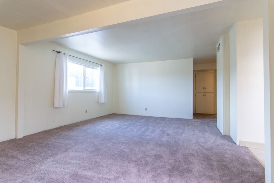 More Photos Of 527 E 1st St, Port Angeles Apartments For Sale