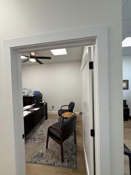 More Photos Of 504 N Breckenridge St, Ennis Warehouse For Sale