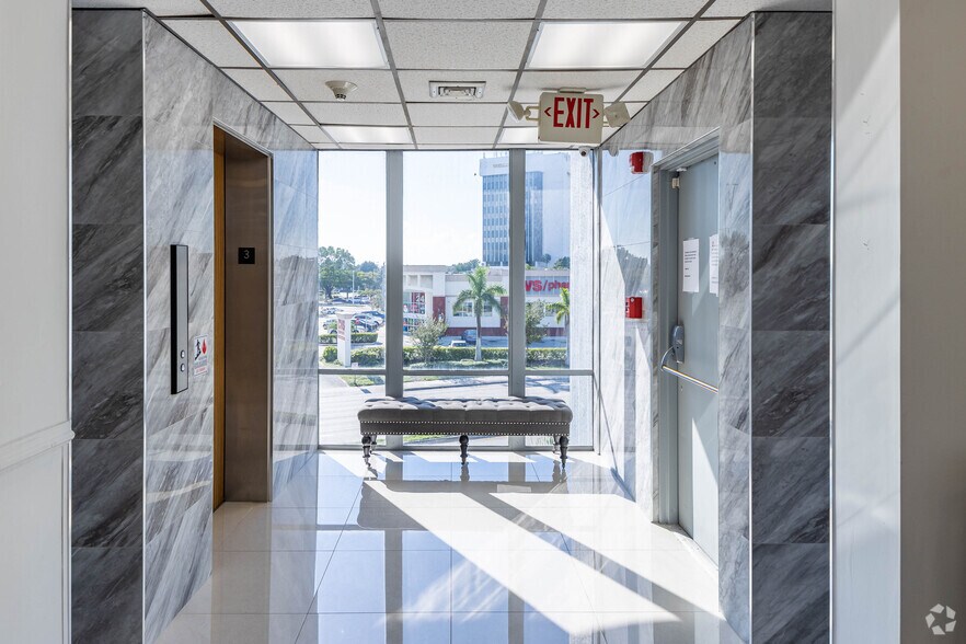 More Photos Of 2161 E Commercial Blvd, Fort Lauderdale Medical For Lease