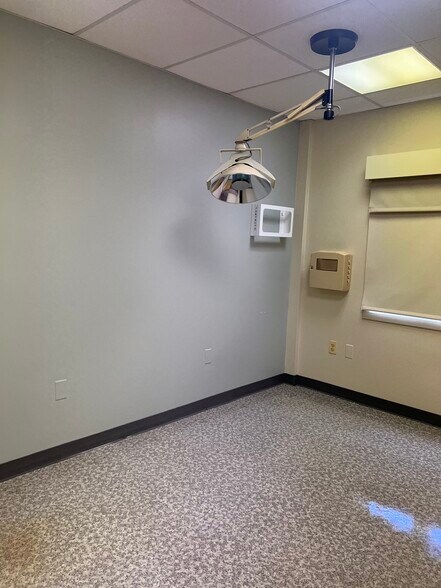 More Photos Of 401-423 Coventry Dr, Phillipsburg Medical For Sale