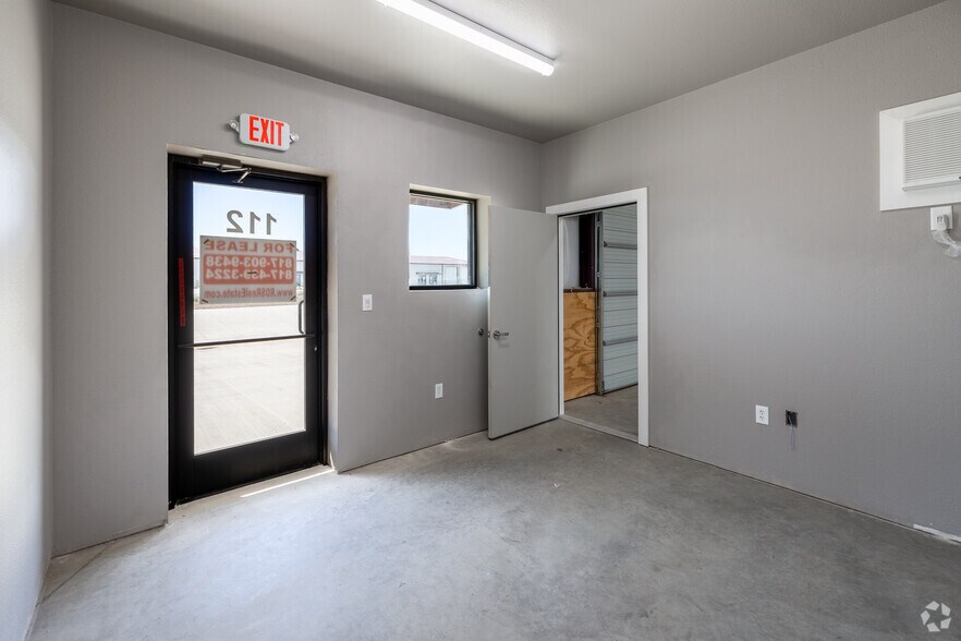 More Photos Of 4580 J D Mouser Pky, Alvarado Unknown For Lease