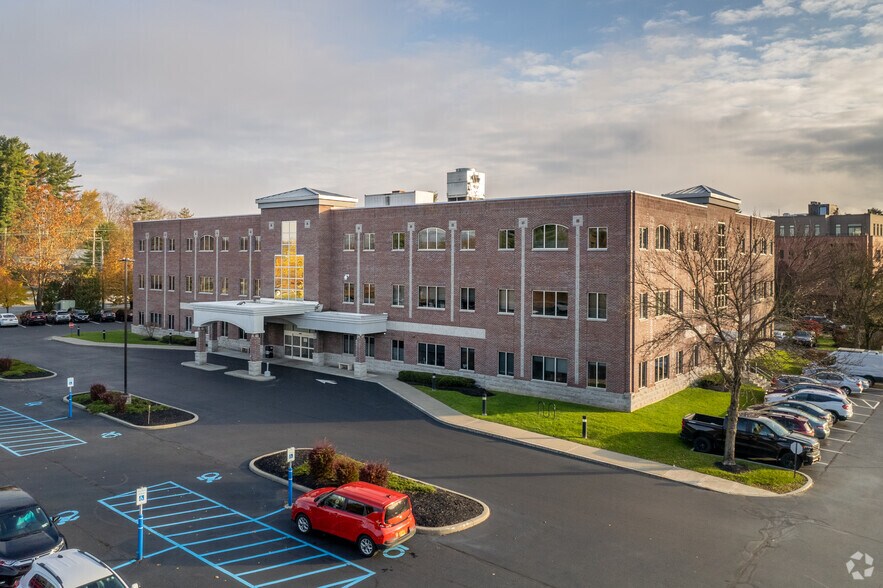 More Photos Of 1 West Ave, Saratoga Springs Medical For Lease