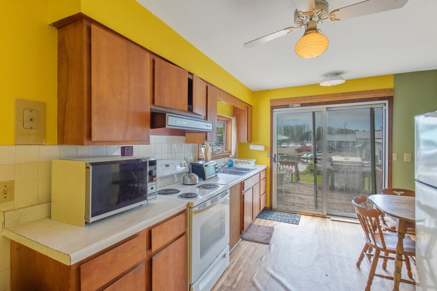 More Photos Of 356 King St, Fair Haven Marina For Sale