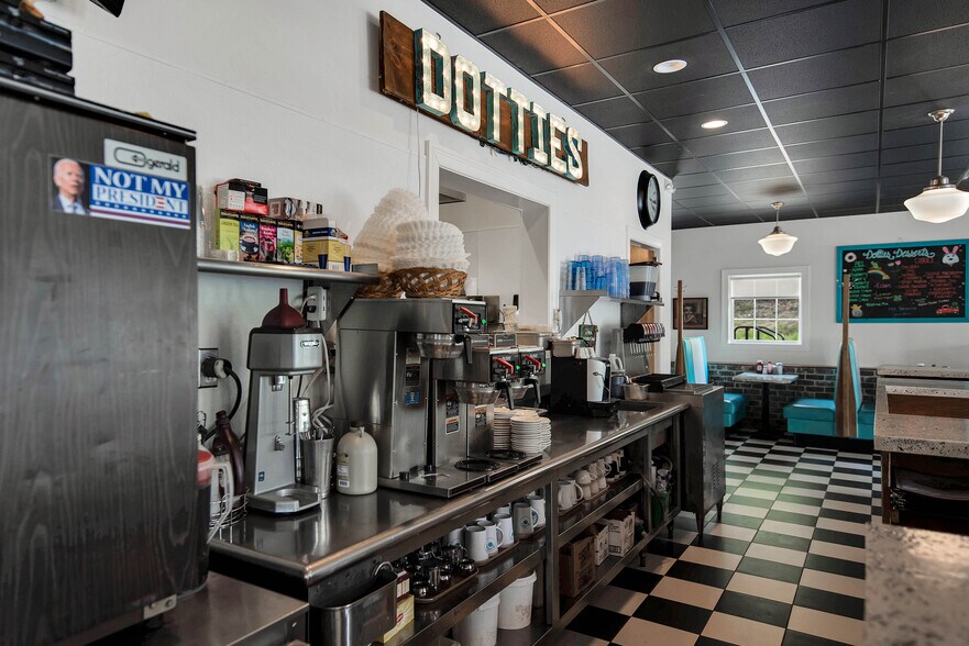 More Photos Of 787 Main St S, Woodbury Storefront Retail Office For Sale