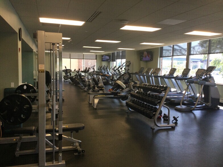 More Photos Of 332 Front St S, La Crosse Medical For Lease