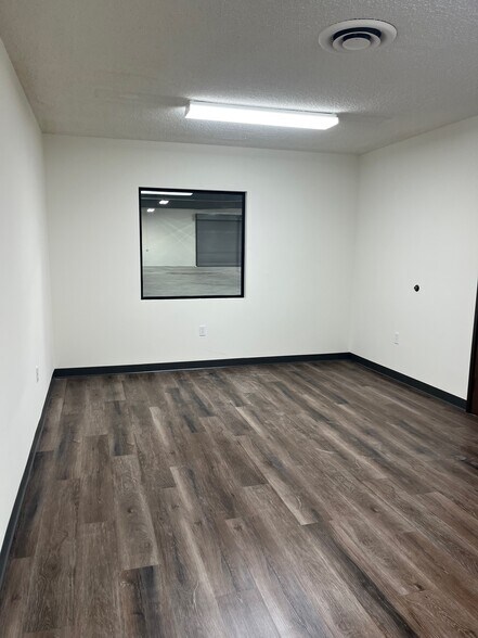 More Photos Of 1810 N Floradale St, South El Monte Warehouse For Lease