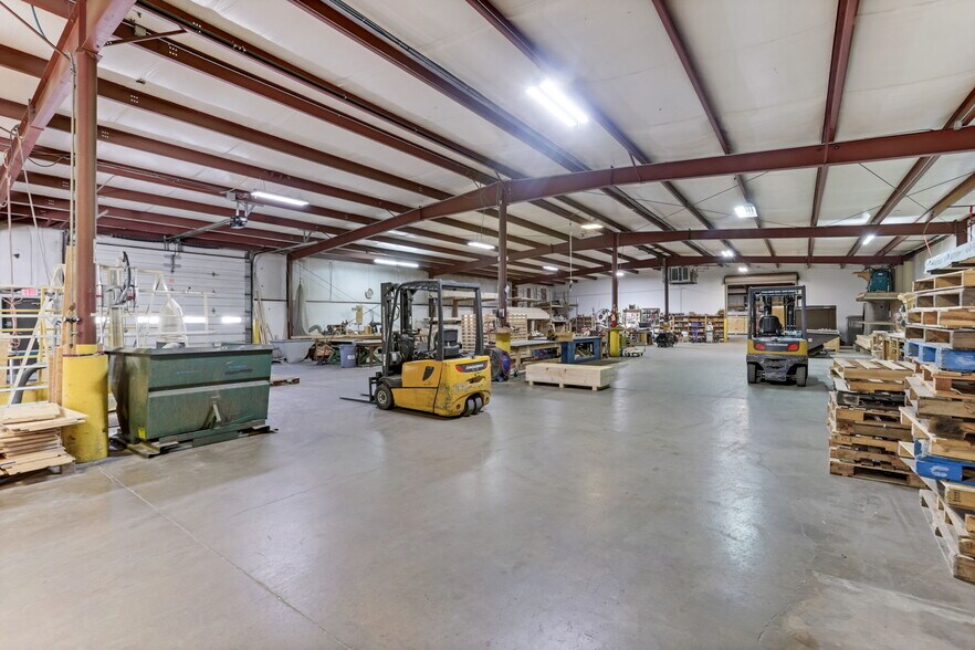 More Photos Of 2591 Harrison Rd, Columbus Warehouse For Sale