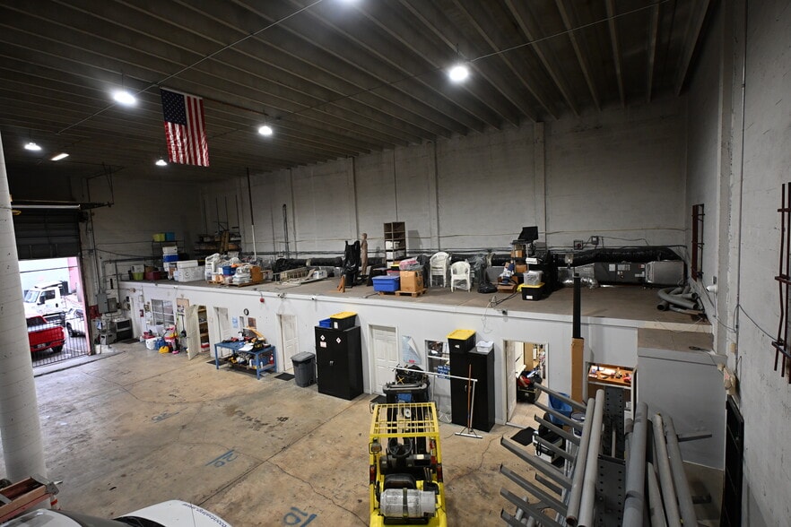 More Photos Of 4450 E 10th Ct, Hialeah Warehouse For Sale