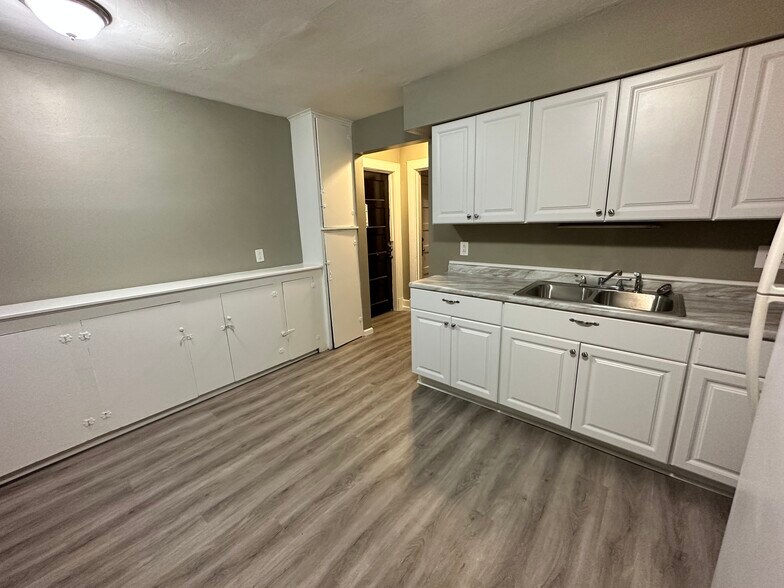 More Photos Of 25 W Chestnut St, Washington Apartments For Sale