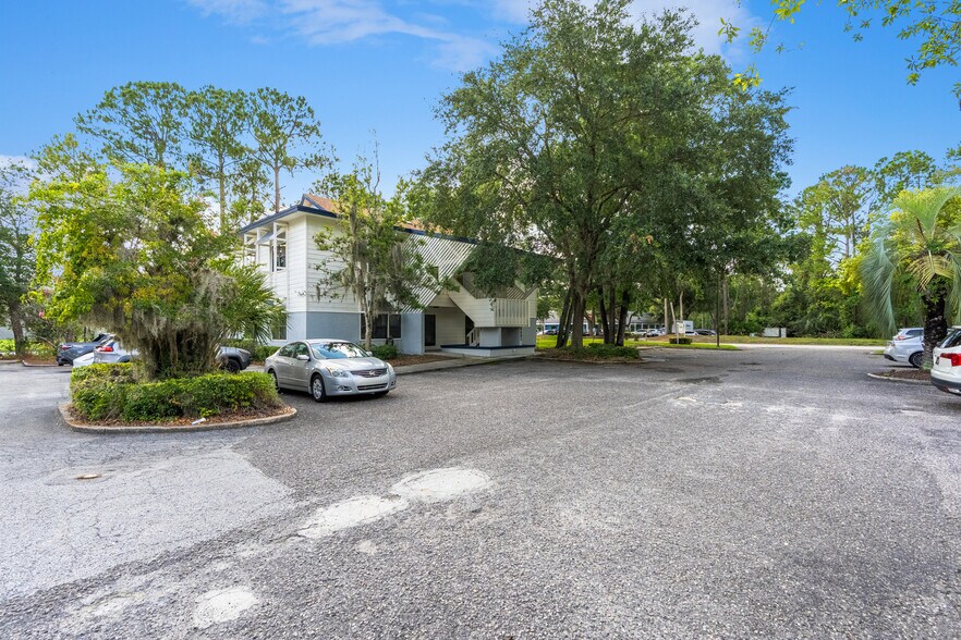 More Photos Of 8431 Baymeadows Way, Jacksonville Loft Creative Space For Lease