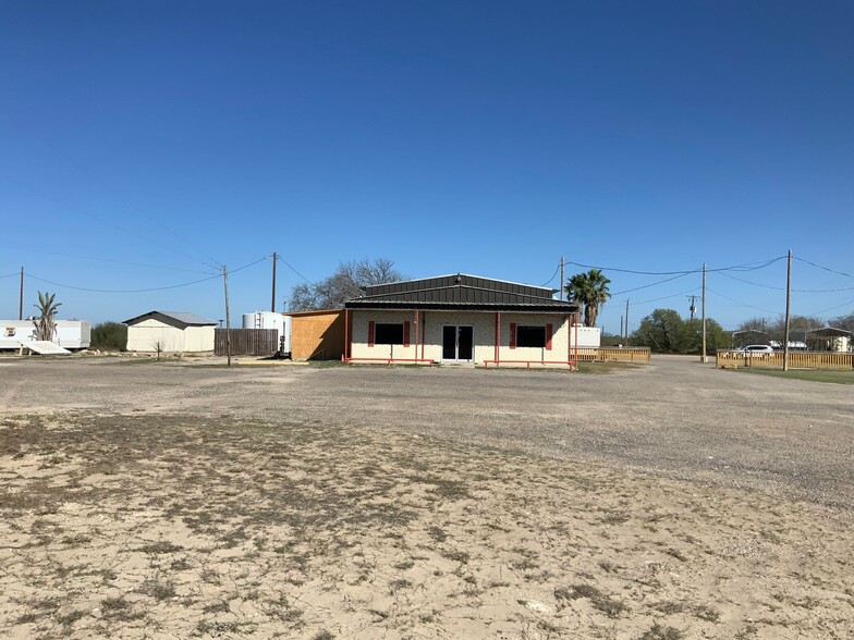 Primary Photo Of 3062 Highway 277, Carrizo Springs Hotel For Sale