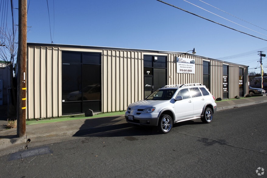 More Photos Of 2548 Albatross Way, Sacramento Service For Lease