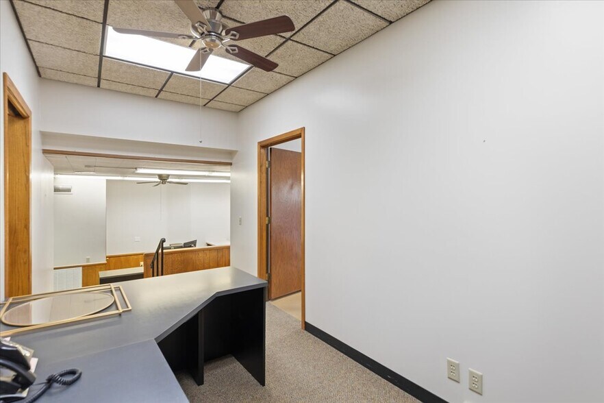More Photos Of 127 Pearl St, Council Bluffs Office For Lease