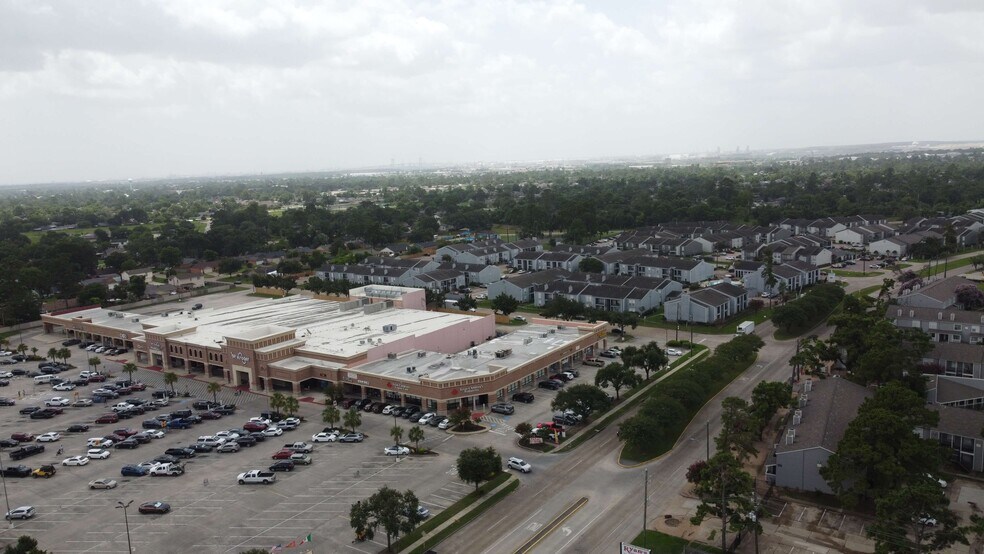 More Photos Of 12620 Woodforest Blvd, Houston Unknown For Lease