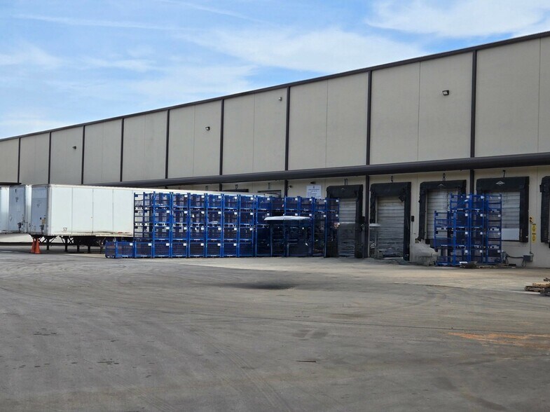 More Photos Of 5531 Rafe Ct, Flowery Branch Warehouse For Lease