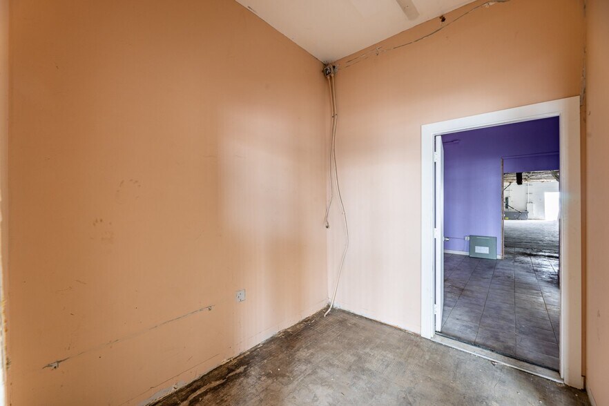 More Photos Of 3311 W Beverly Blvd, Montebello Storefront Retail Office For Lease