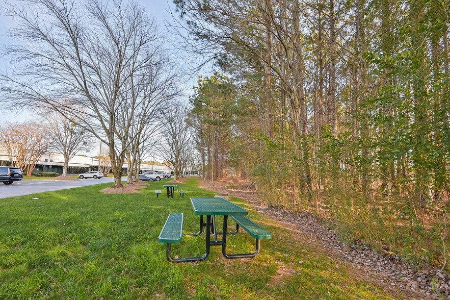 More Photos Of 3100 Breckinridge Blvd, Duluth Unknown For Lease