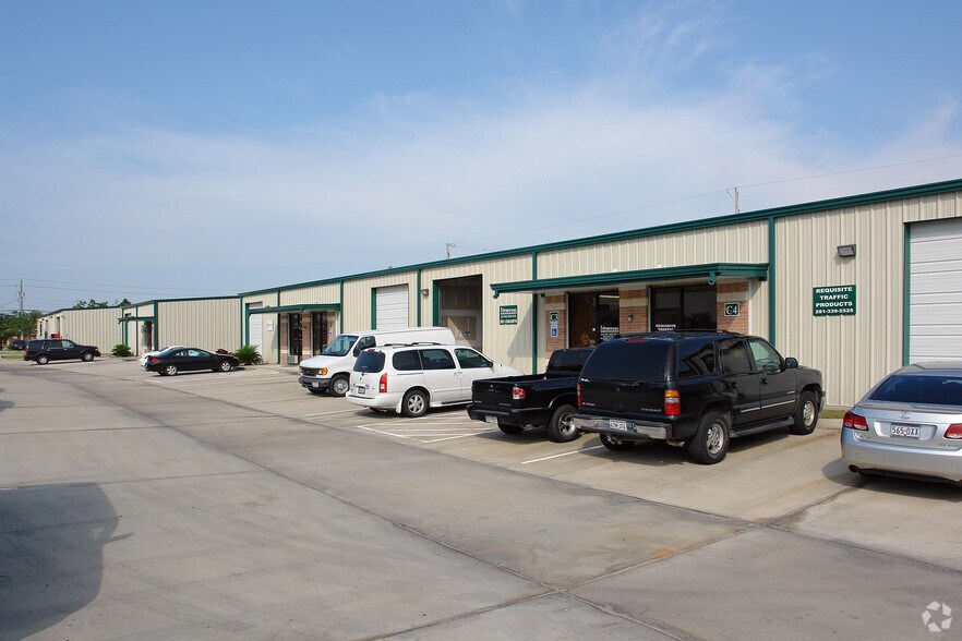 More Photos Of 1320 Highway 3 S, League City Warehouse For Lease