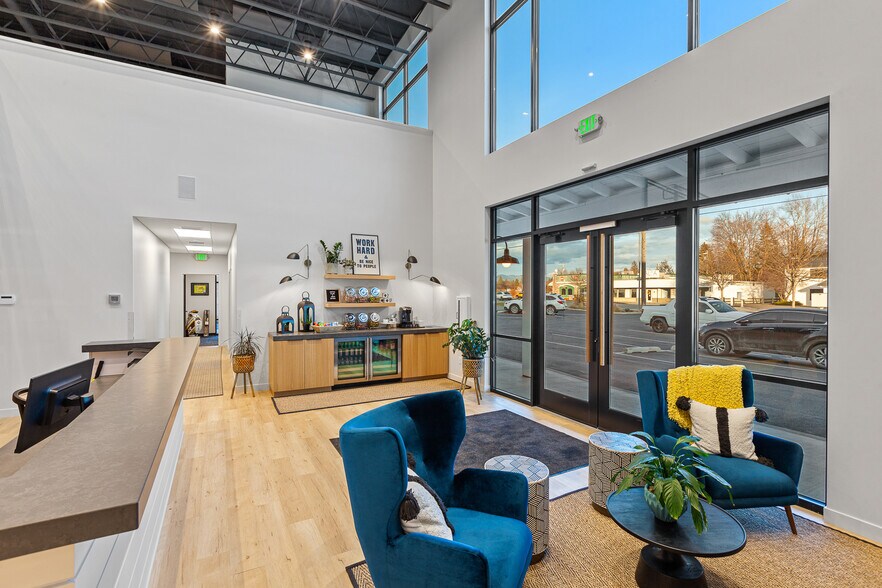 More Photos Of 9493 N Government Way, Hayden Office For Sale