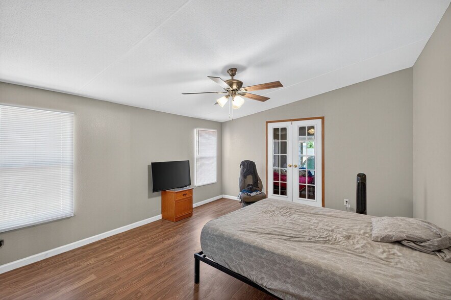 More Photos Of 11010 W Joan Dr, Odessa Warehouse For Sale