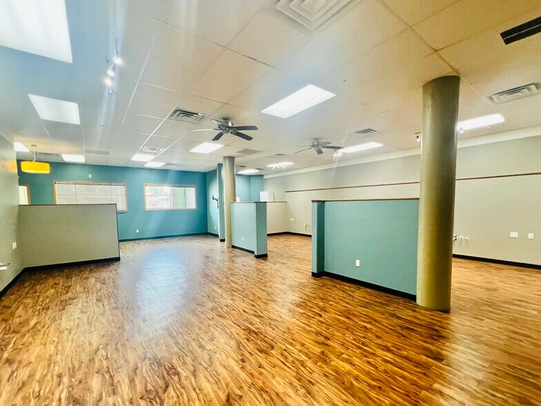 More Photos Of 111 E Burnett St, Beaver Dam Manufacturing For Lease