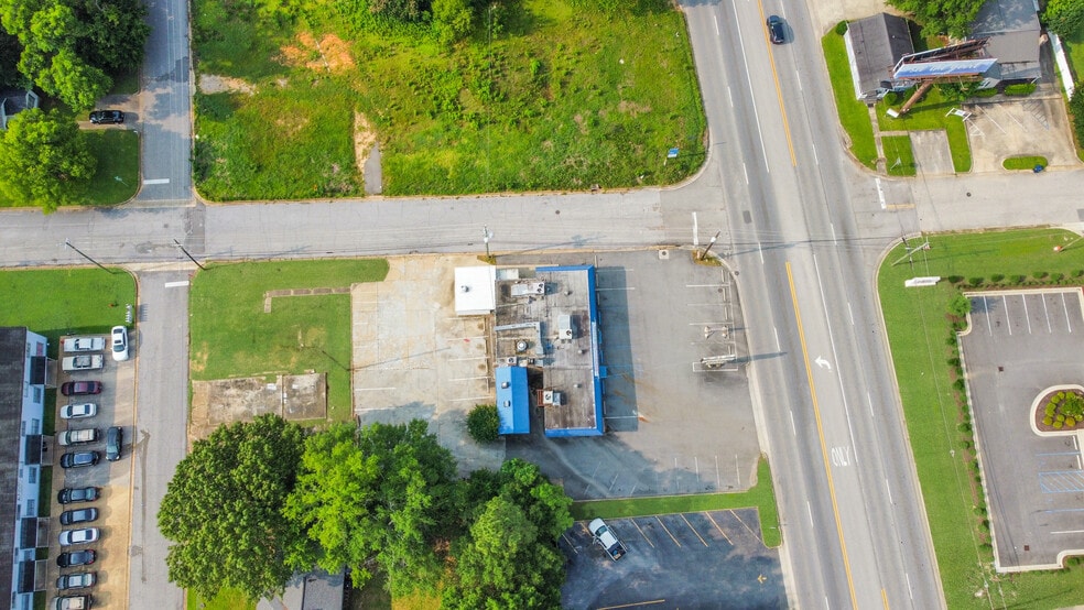 More Photos Of 2701 Lurleen B Wallace Blvd, Northport Restaurant For Lease