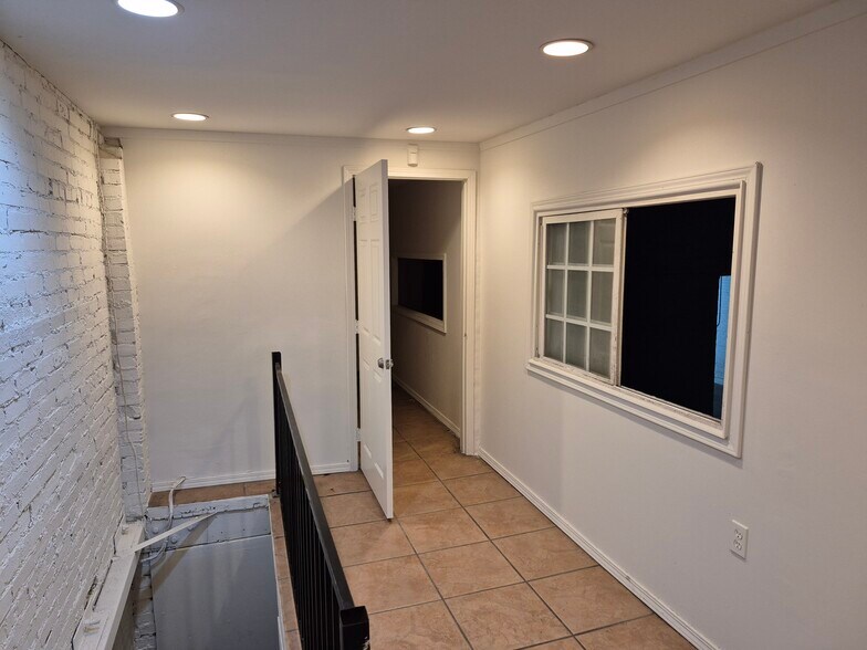 More Photos Of 6080 S Hoover St, Los Angeles Unknown For Lease