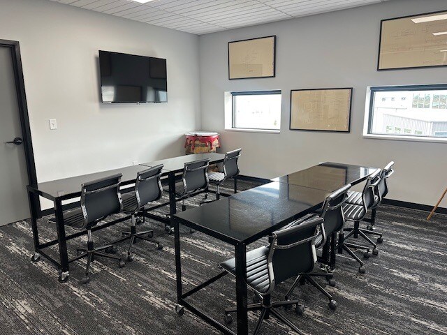 More Photos Of 20020 Hampton Dr, Gretna Office For Lease