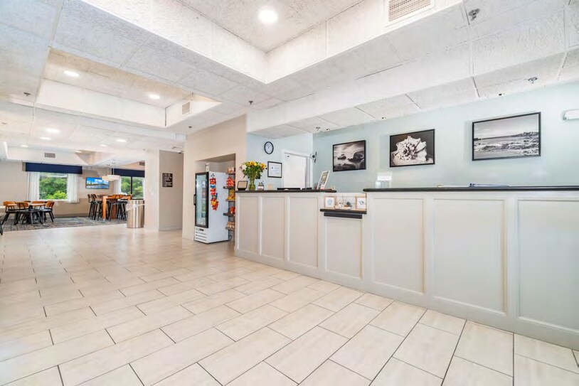 More Photos Of 801 Cedar Point Blvd, Cedar Point Hotel For Sale