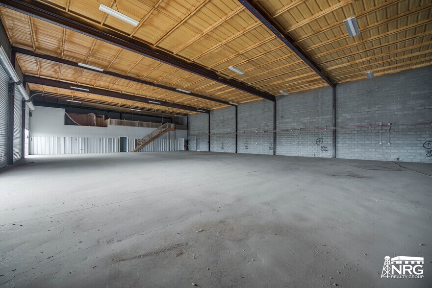 More Photos Of 1881 S Redline Ave, Odessa Warehouse For Lease