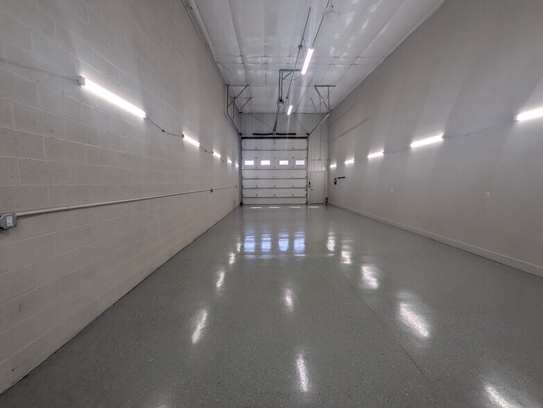 More Photos Of 341 1st St, Mead Warehouse For Lease