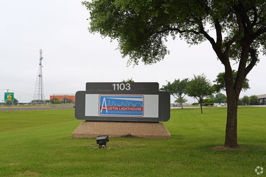 More Photos Of 1103 Carlos G Parker Blvd, Taylor Warehouse For Lease